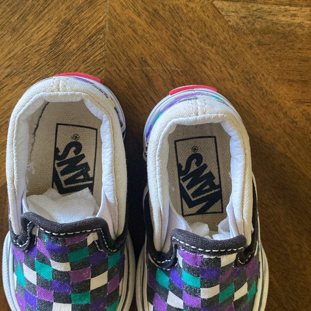 Vans - Picture 2 of 5